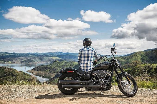 Essential Gear Every Motorbike Rider Needs for a Safe and Stylish Ride